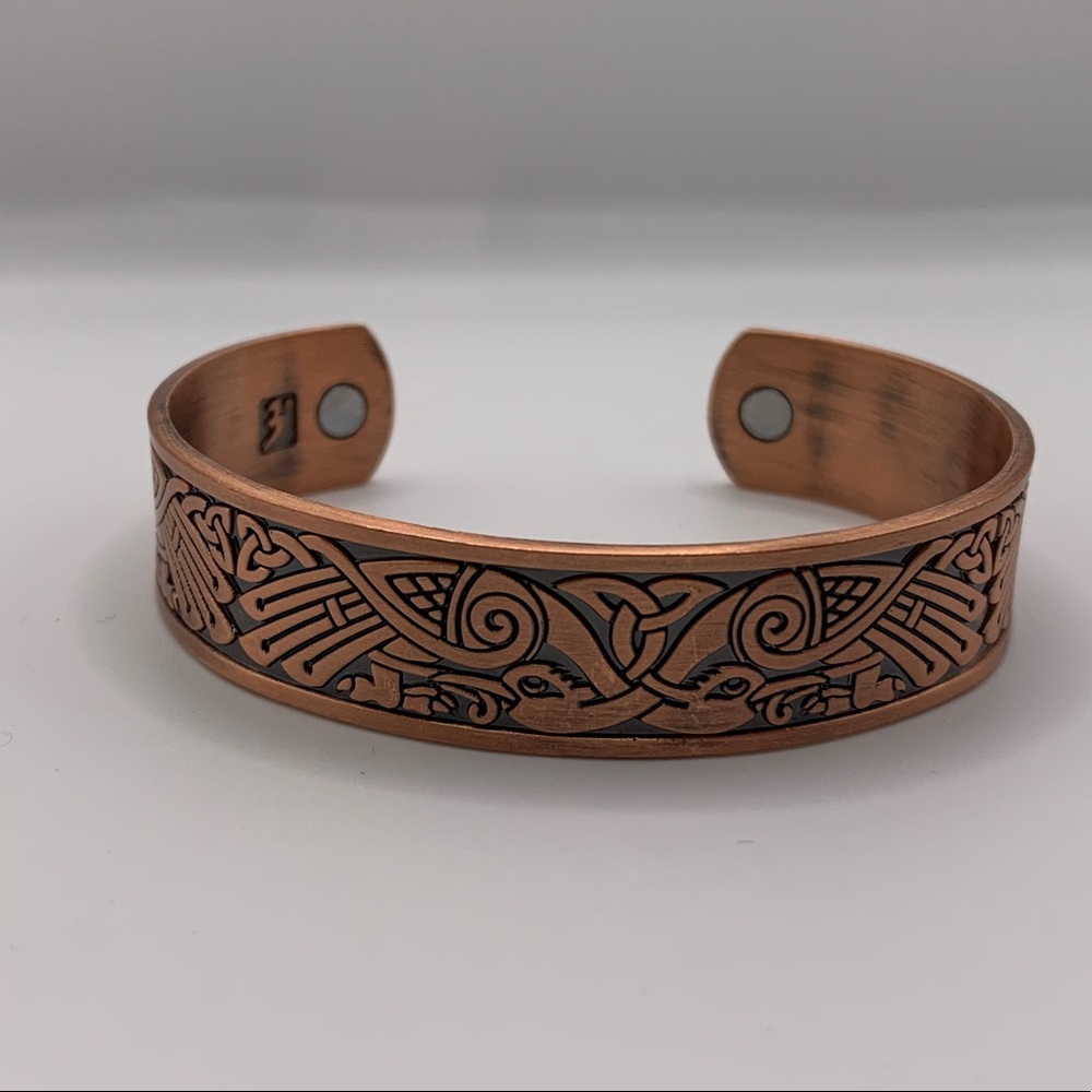 Raven Irish knot bangle
